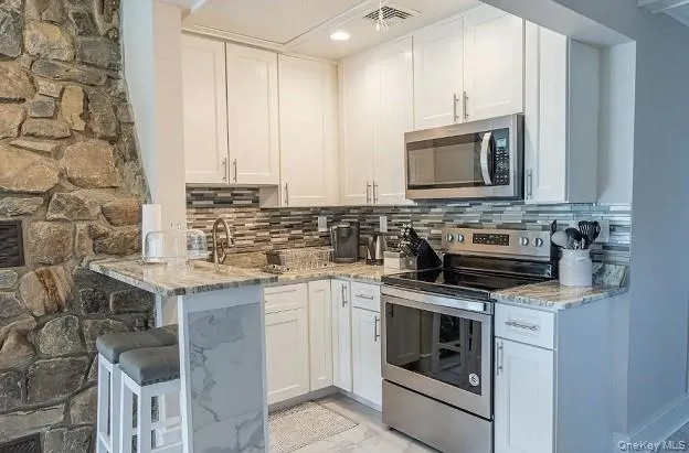 Eat in kitchen Eat in kitchen