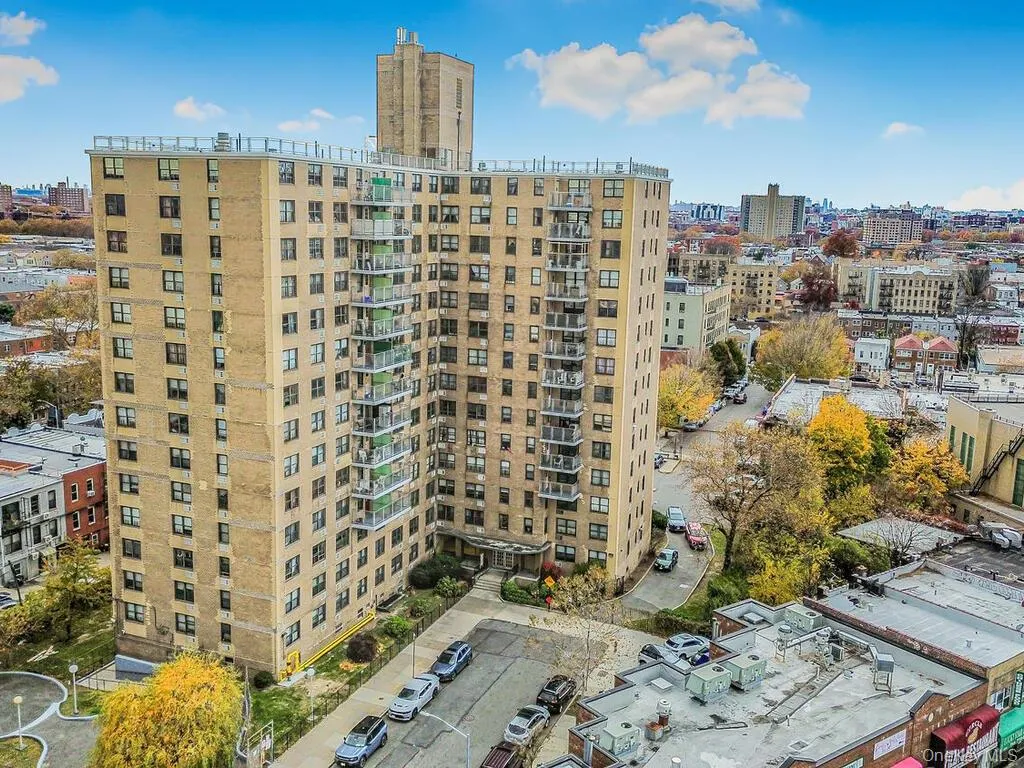 View of apartment building / complex featuring a view of city View of apartment building / complex featuring a view of city