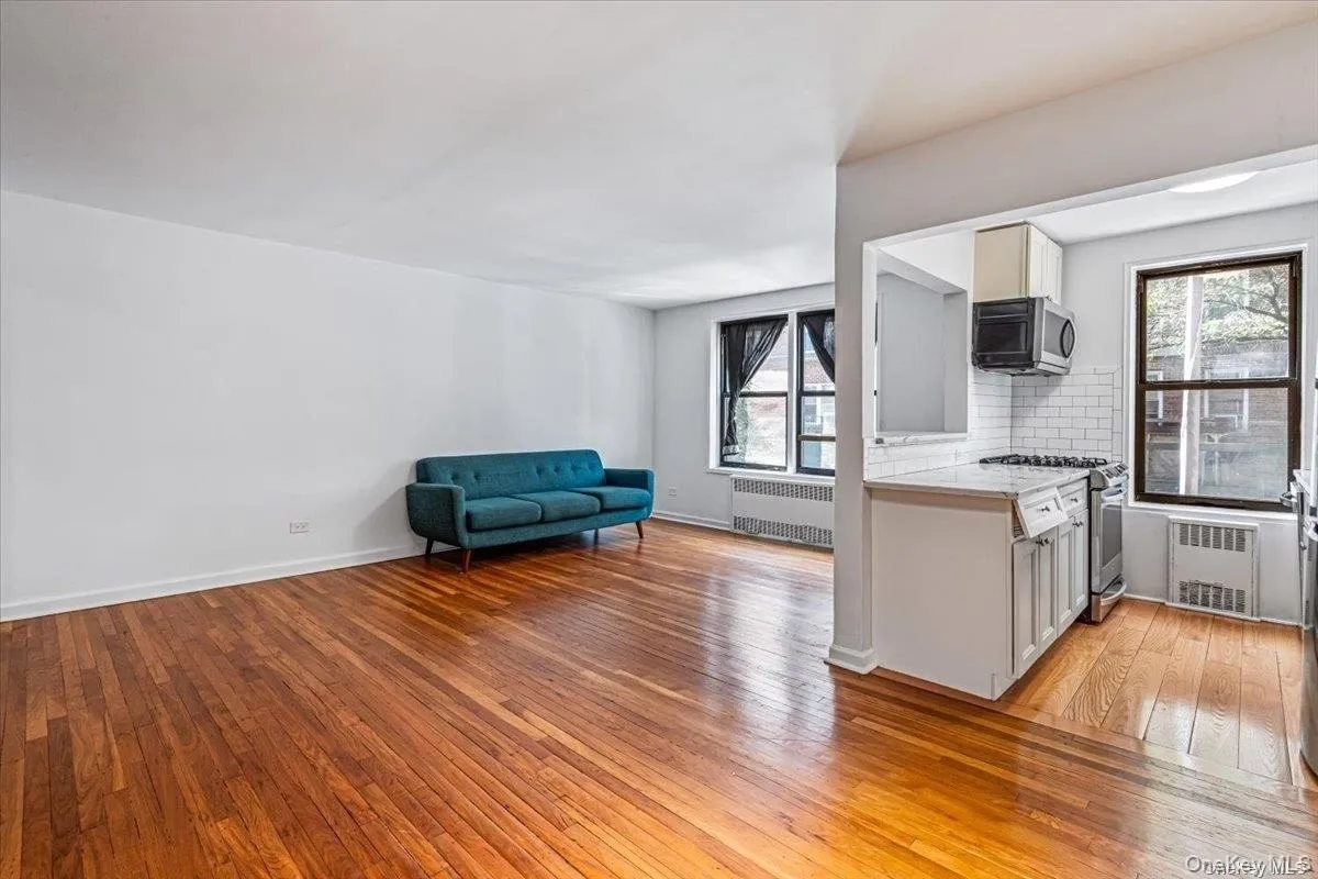 90-11 35 Avenue, New York, NY, 1 Bedroom Bedrooms, 4 Rooms Rooms,1 BathroomBathrooms,Residential,For Rent,35,0,933537 90-11 35 Avenue, New York, NY, 1 Bedroom Bedrooms, 4 Rooms Rooms,1 BathroomBathrooms,Residential,For Rent,35,0,933537