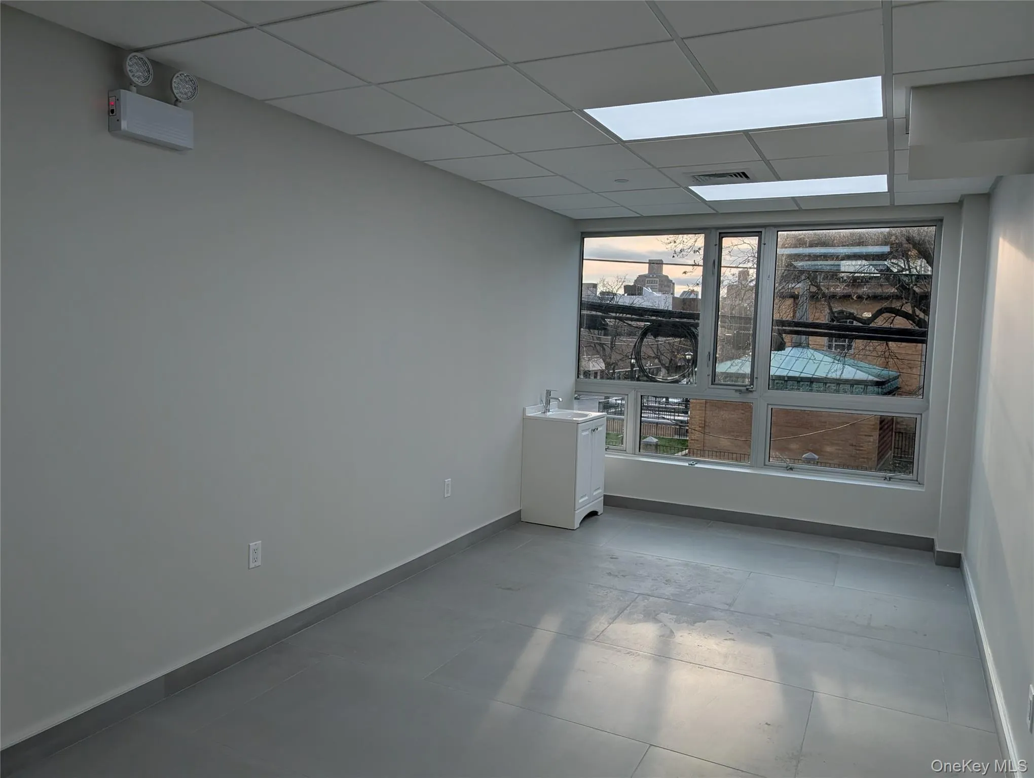 SMALL ROOM B-3 SMALL ROOM B-3