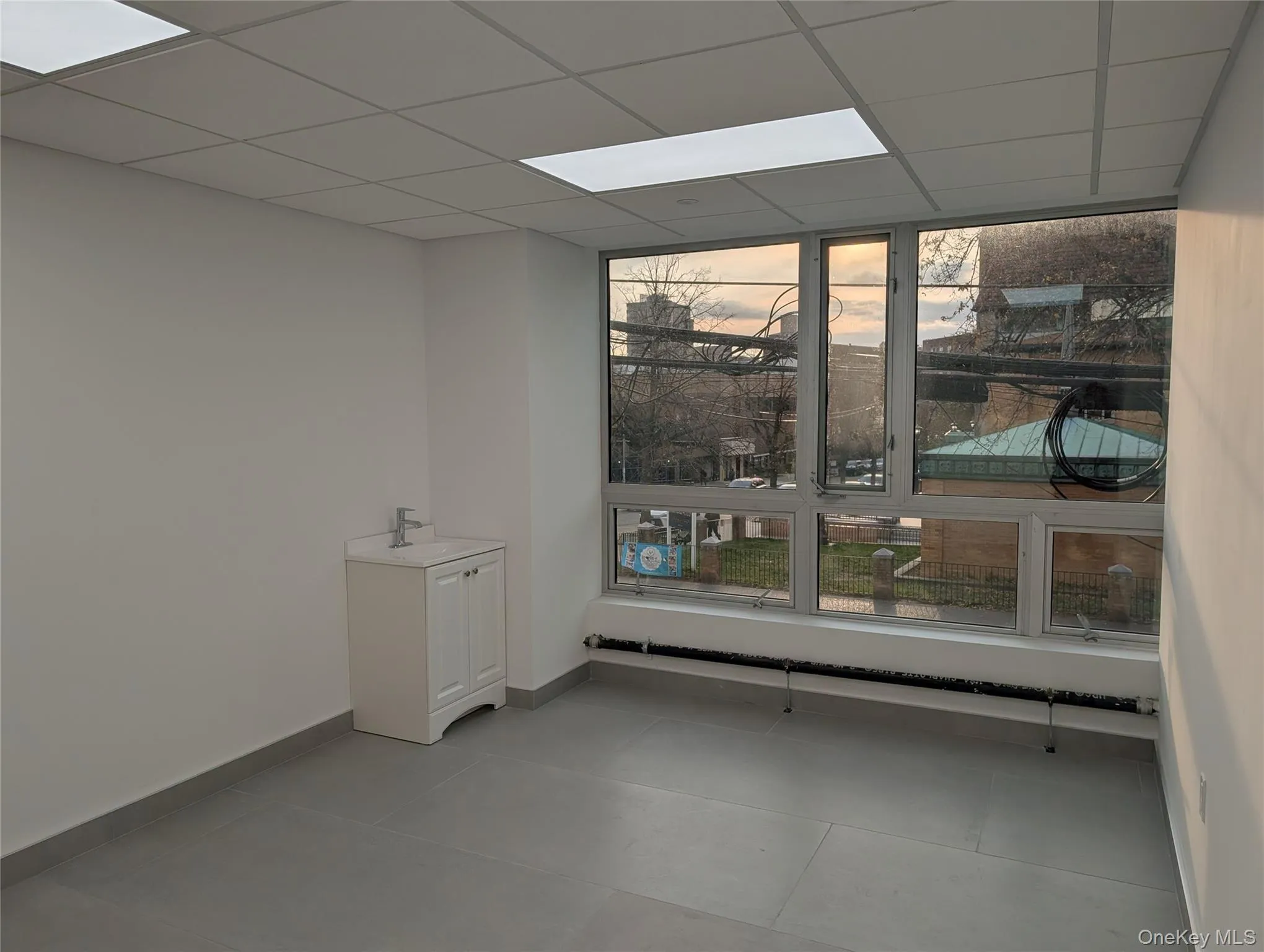 MEDIUM ROOM B-2 MEDIUM ROOM B-2