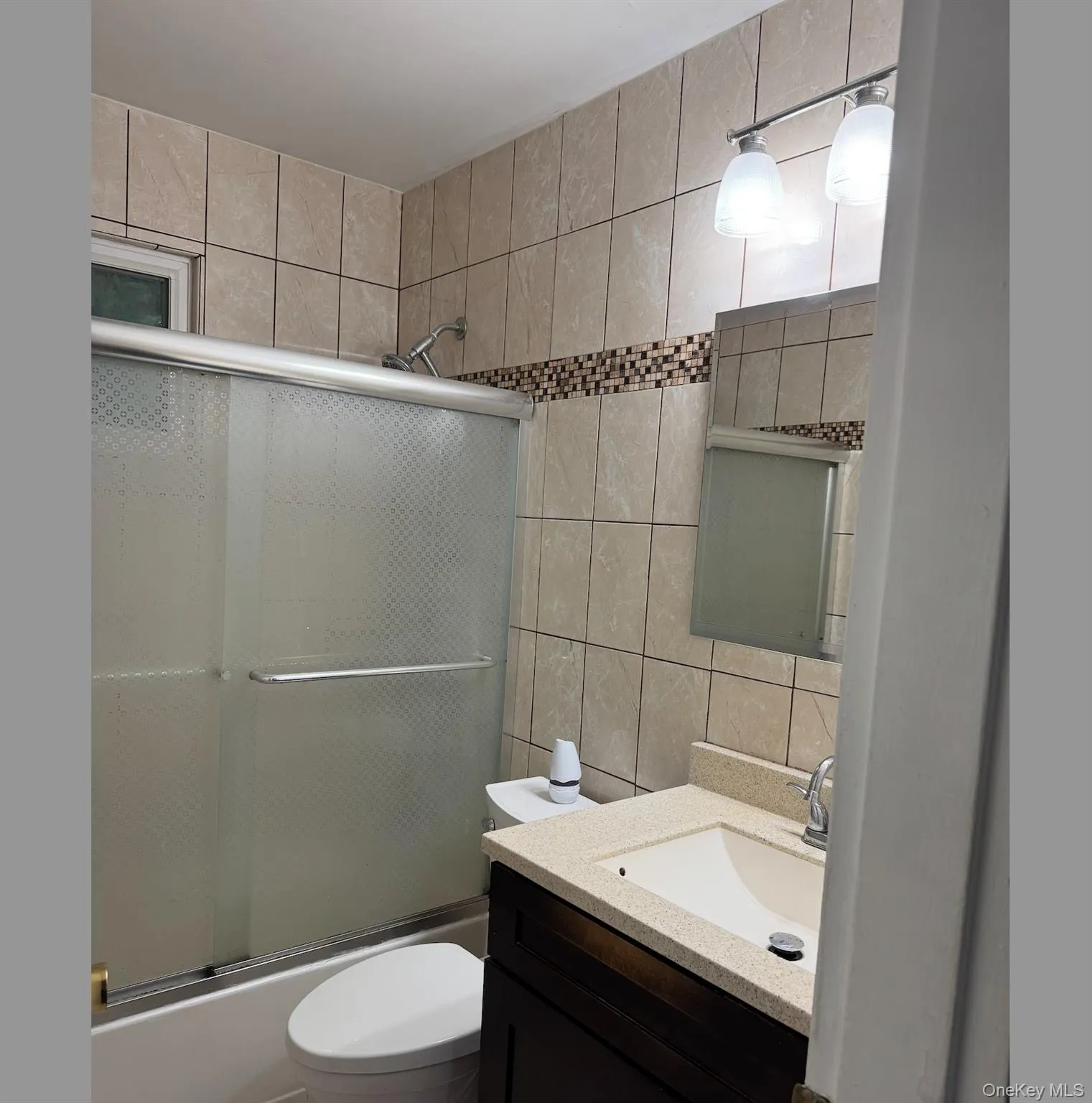 Main Floor Full Bathroom Main Floor Full Bathroom