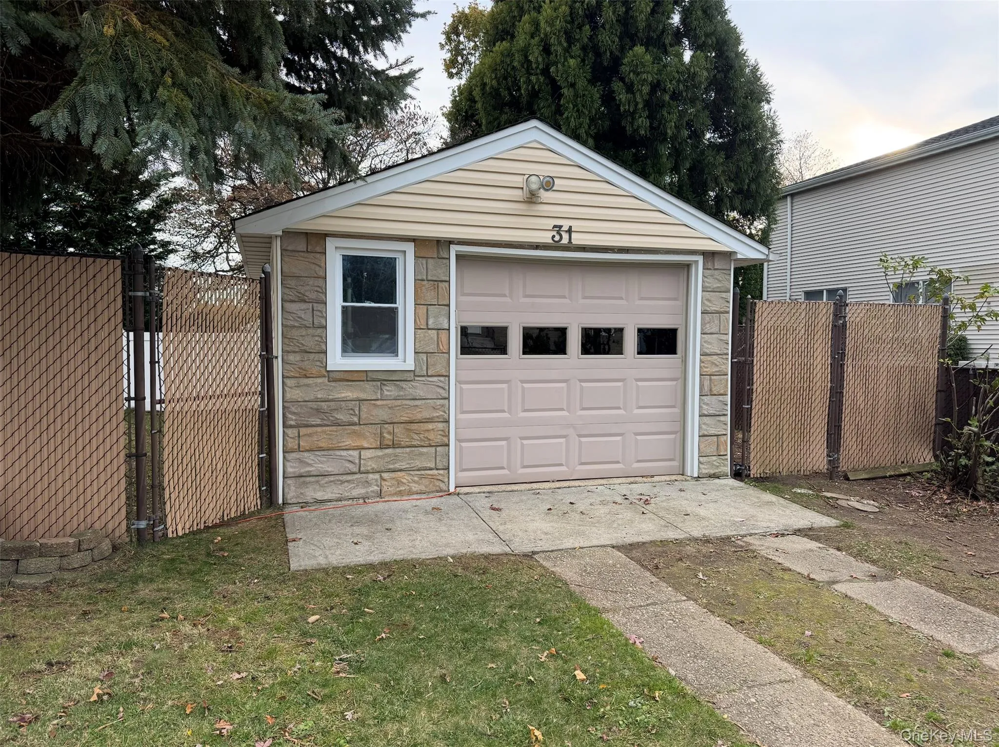 Detached Garage Detached Garage