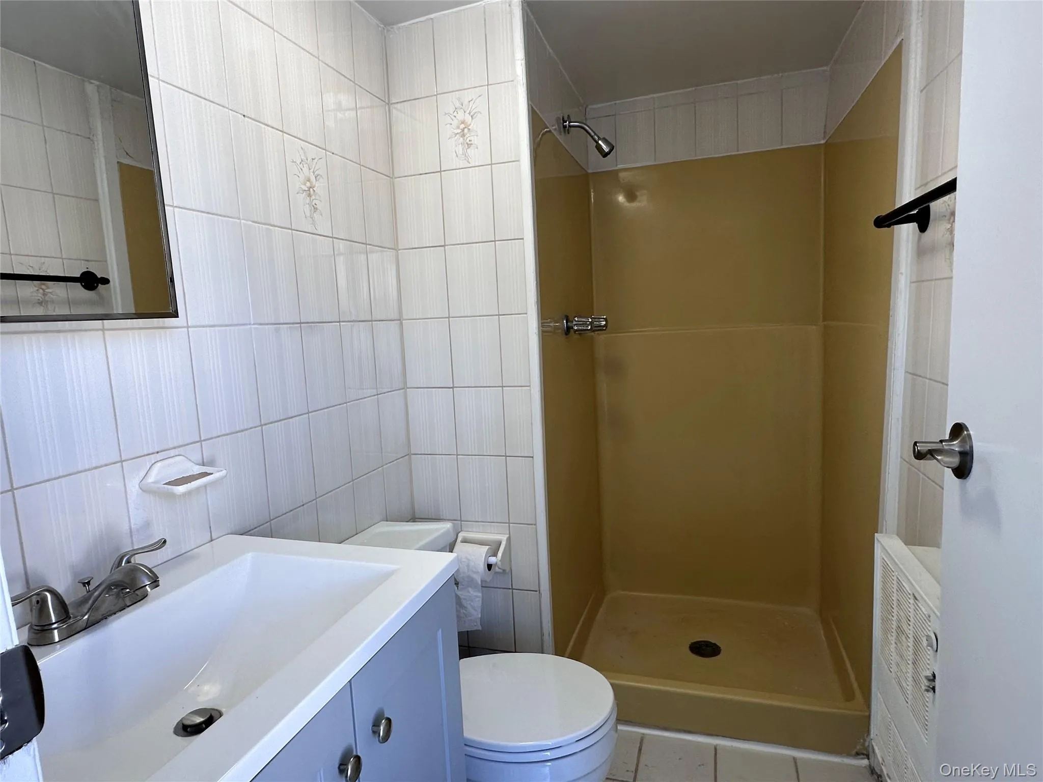 154 Grant Avenue, North Hempstead, NY, 3 Bedrooms Bedrooms, 6 Rooms Rooms,2 BathroomsBathrooms,Residential Lease,Idx,Grant,0,933724 154 Grant Avenue, North Hempstead, NY, 3 Bedrooms Bedrooms, 6 Rooms Rooms,2 BathroomsBathrooms,Residential Lease,Idx,Grant,0,933724