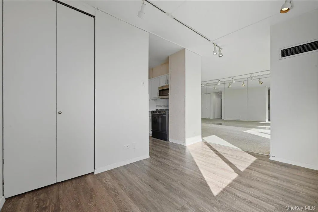 27110 Grand Central Parkway, New York, NY, 1 Bedroom Bedrooms, 4 Rooms Rooms,1 BathroomBathrooms,Residential,For Rent,Grand Central,0,933759 27110 Grand Central Parkway, New York, NY, 1 Bedroom Bedrooms, 4 Rooms Rooms,1 BathroomBathrooms,Residential,For Rent,Grand Central,0,933759