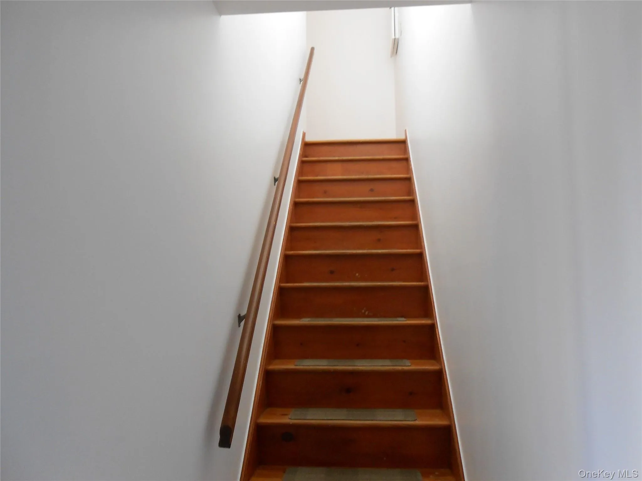 Upper Unit in House Upper Unit in House