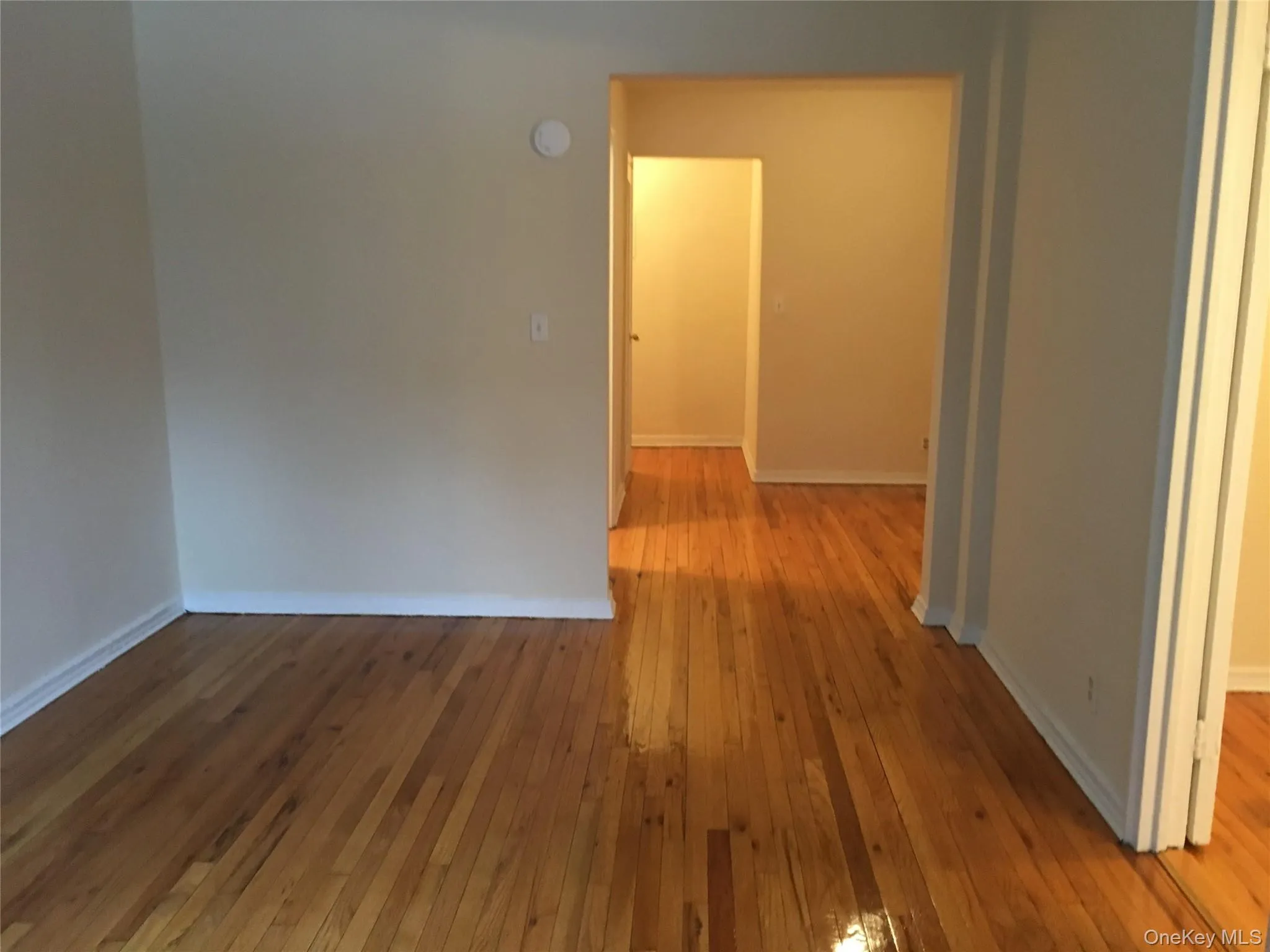 Bedroom/living area alt view Bedroom/living area alt view