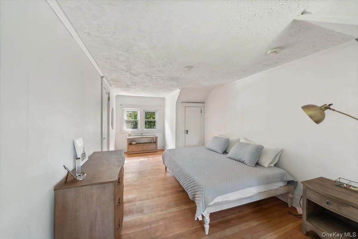 Large Bedroom Large Bedroom