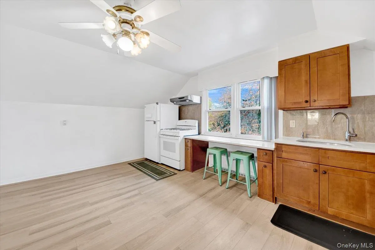 169 Old Mamaroneck Road, White Plains, NY, 2 Bedrooms Bedrooms, 4 Rooms Rooms,1 BathroomBathrooms,Residential Lease,Idx,Old Mamaroneck,0,933943 169 Old Mamaroneck Road, White Plains, NY, 2 Bedrooms Bedrooms, 4 Rooms Rooms,1 BathroomBathrooms,Residential Lease,Idx,Old Mamaroneck,0,933943