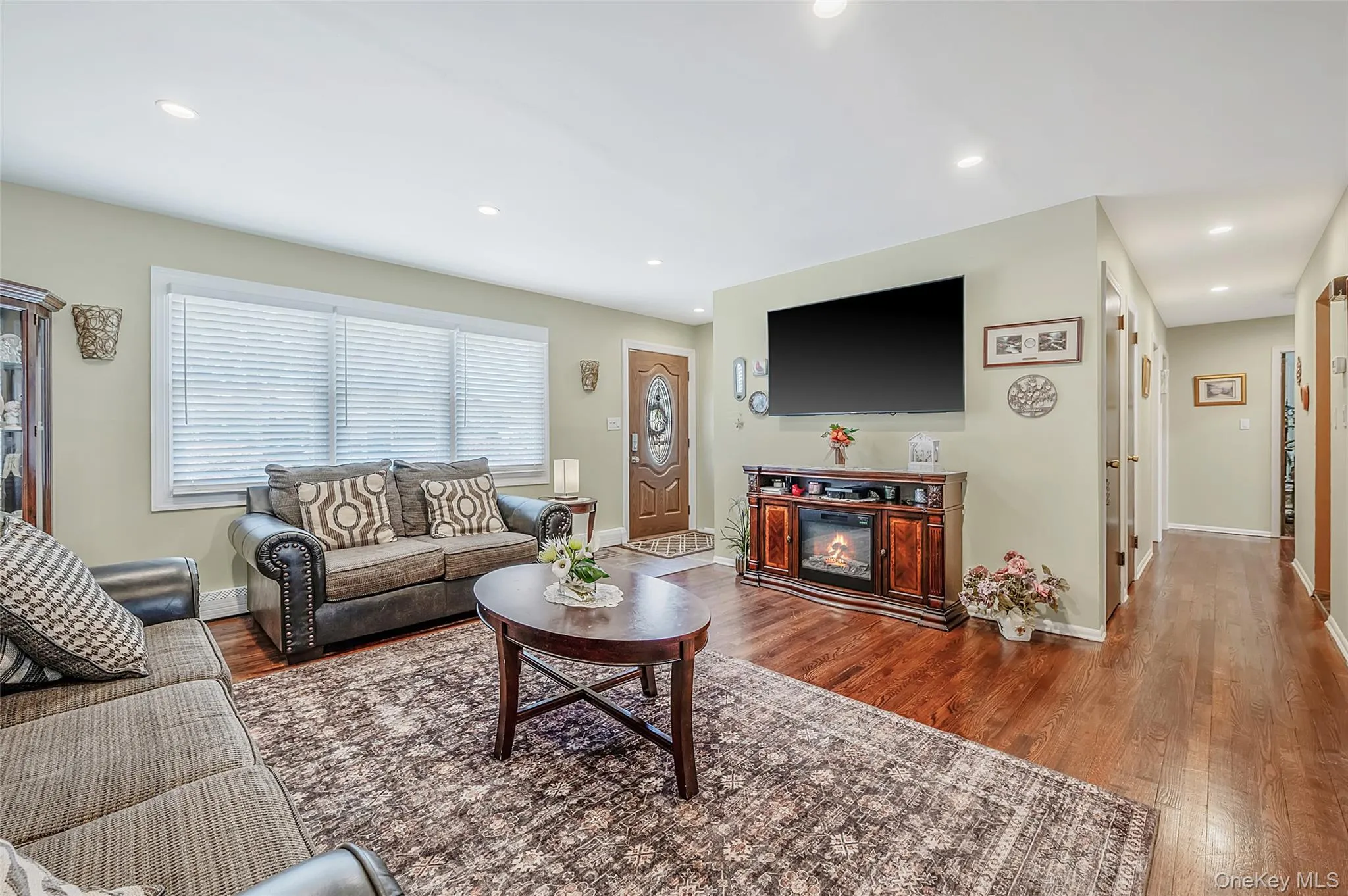 201 Oakland Avenue, Babylon, NY, 6 Bedrooms Bedrooms, 11 Rooms Rooms,3 BathroomsBathrooms,Residential,For Rent,Oakland,0,KEY933959 201 Oakland Avenue, Babylon, NY, 6 Bedrooms Bedrooms, 11 Rooms Rooms,3 BathroomsBathrooms,Residential,For Rent,Oakland,0,KEY933959
