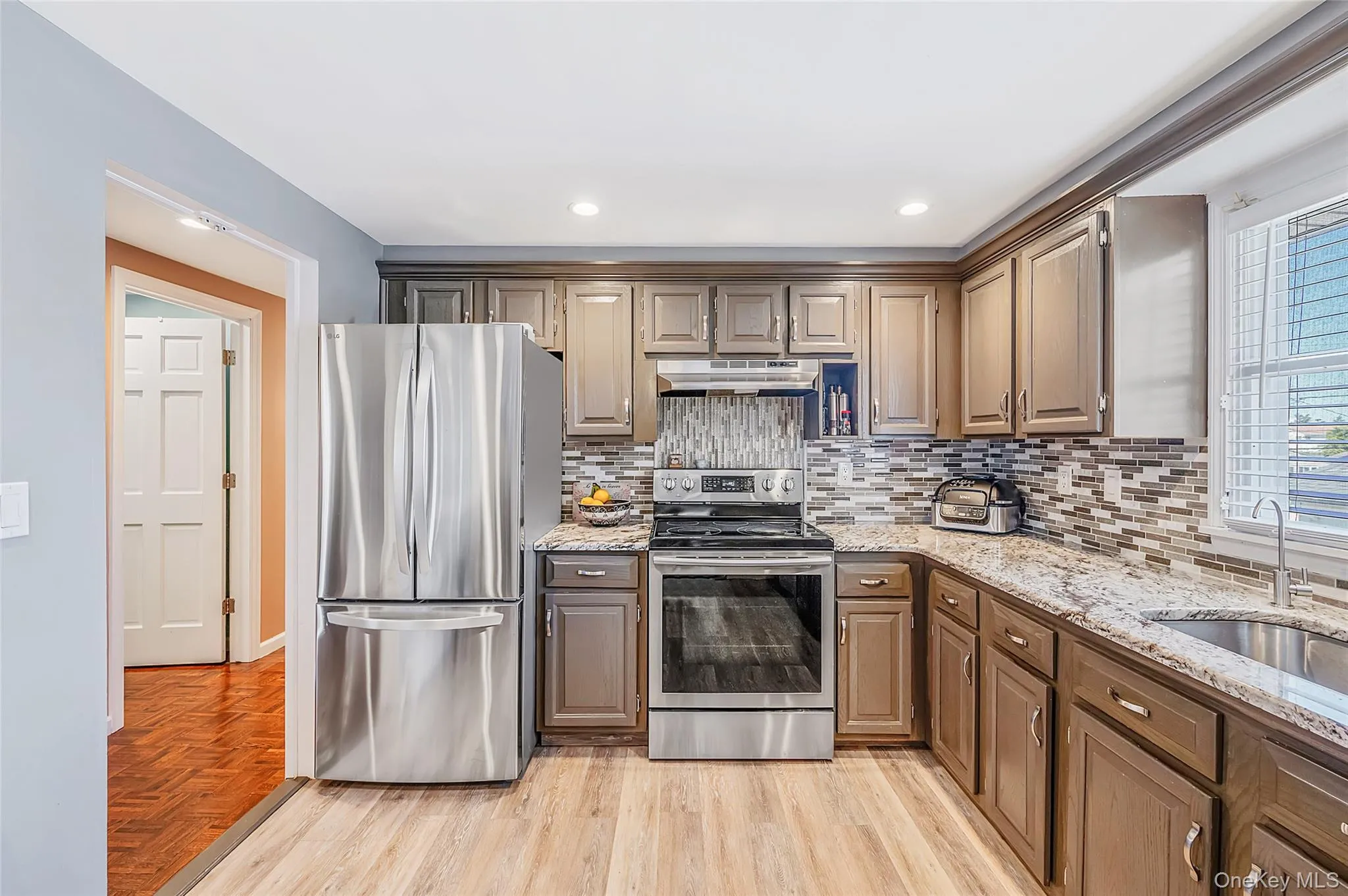 201 Oakland Avenue, Babylon, NY, 6 Bedrooms Bedrooms, 11 Rooms Rooms,3 BathroomsBathrooms,Residential,For Rent,Oakland,0,KEY933959 201 Oakland Avenue, Babylon, NY, 6 Bedrooms Bedrooms, 11 Rooms Rooms,3 BathroomsBathrooms,Residential,For Rent,Oakland,0,KEY933959