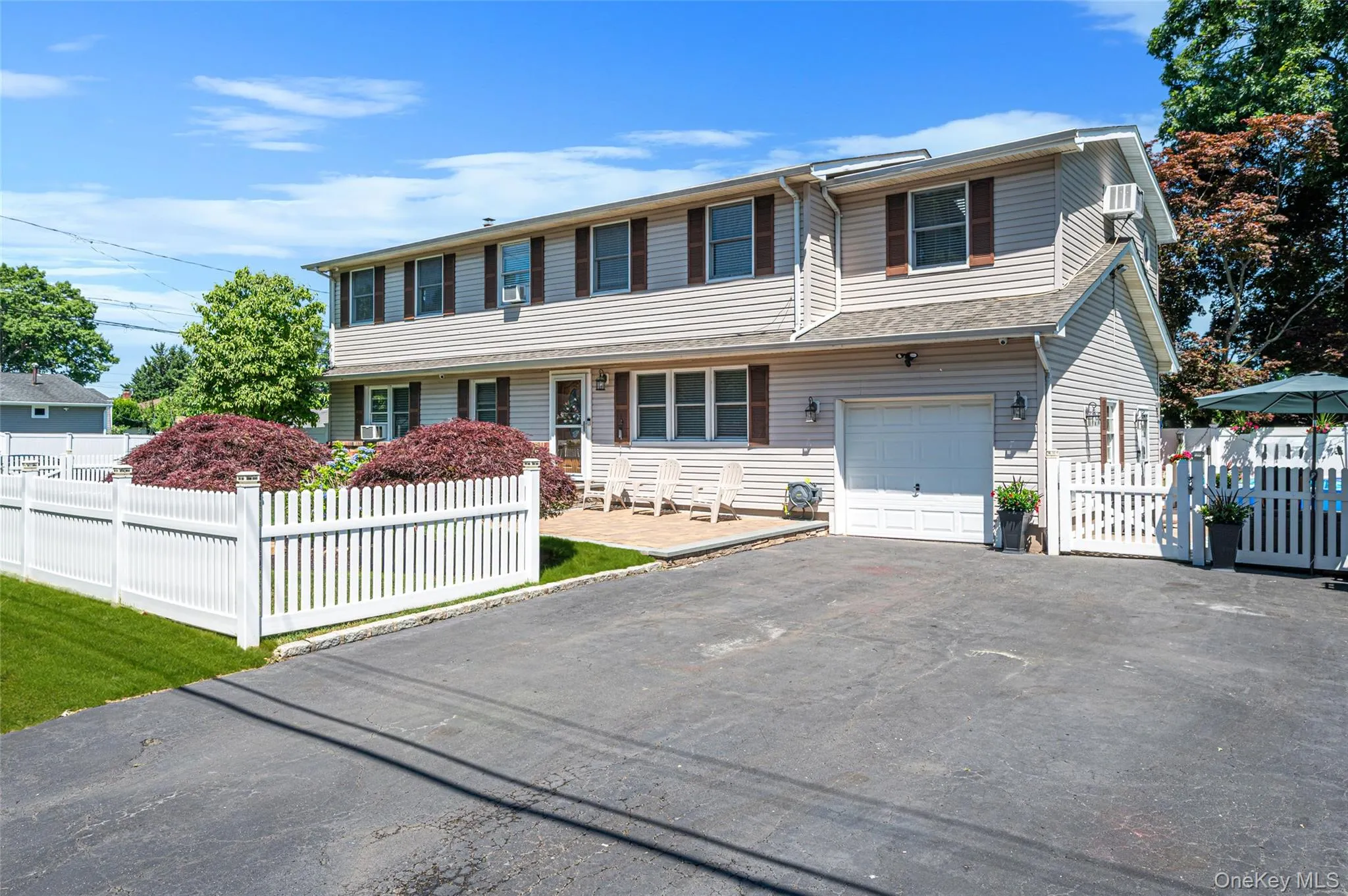 201 Oakland Avenue, Babylon, NY, 6 Bedrooms Bedrooms, 11 Rooms Rooms,3 BathroomsBathrooms,Residential,For Rent,Oakland,0,KEY933959 201 Oakland Avenue, Babylon, NY, 6 Bedrooms Bedrooms, 11 Rooms Rooms,3 BathroomsBathrooms,Residential,For Rent,Oakland,0,KEY933959