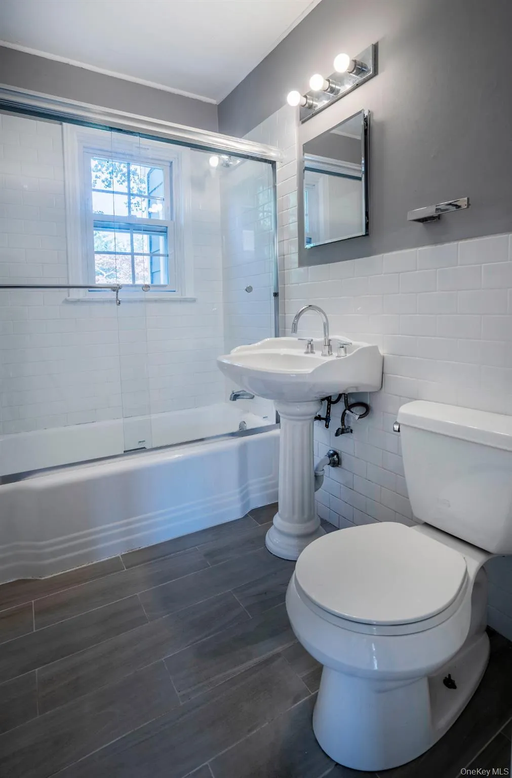 First floor bathroom outside bedroom/kitchen First floor bathroom outside bedroom/kitchen