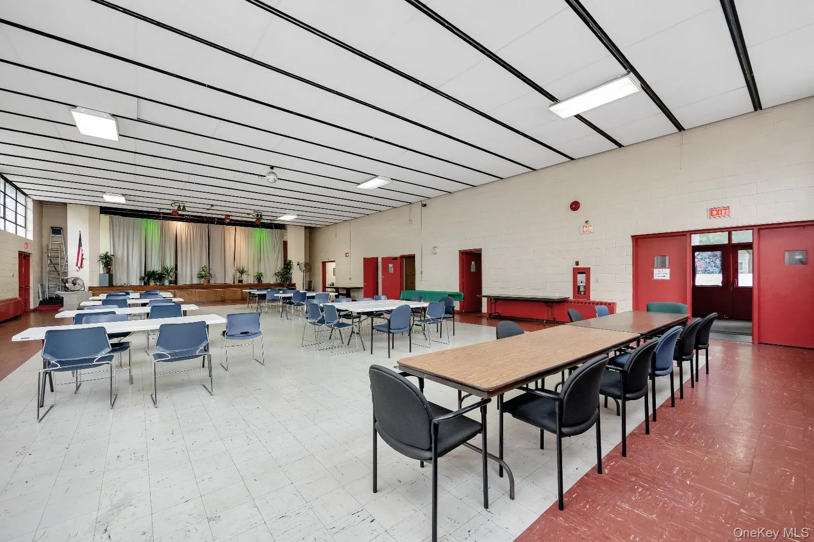 Dining space with light floors Dining space with light floors