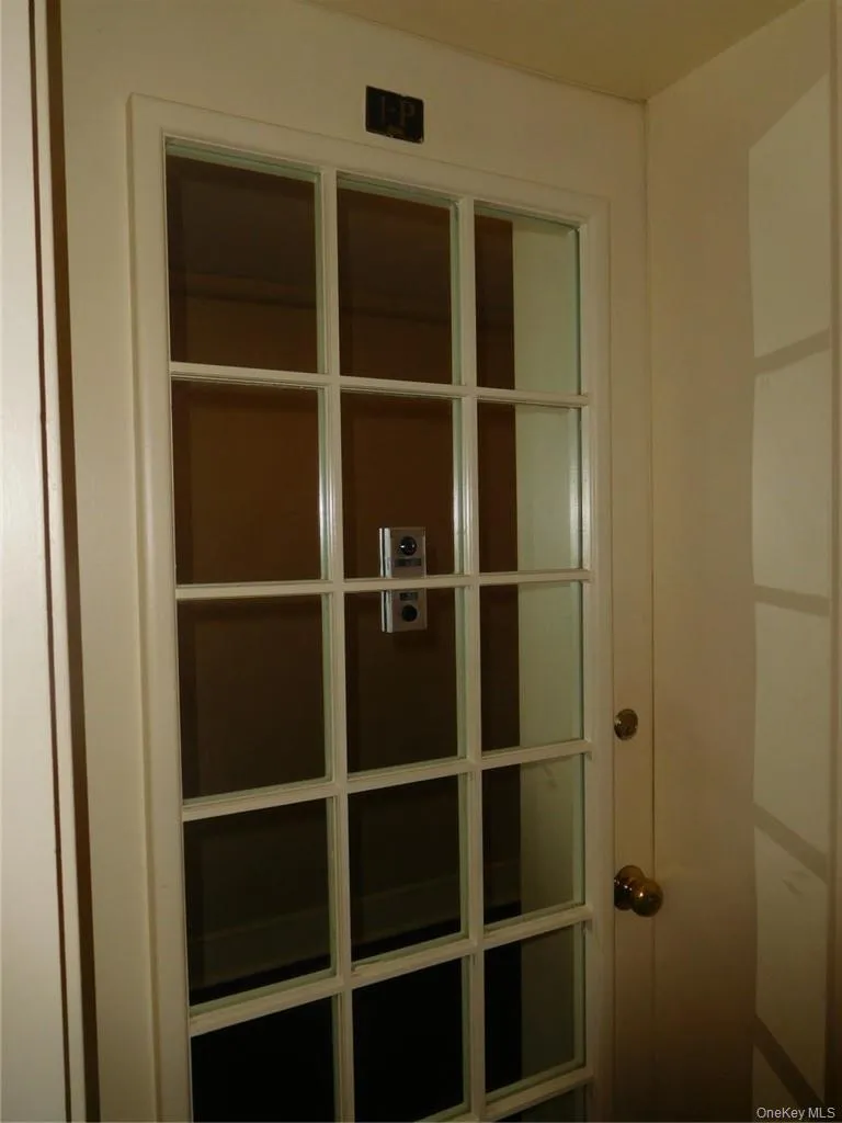 Welcome to Unit # 1-P in 2 Consulate Drive Welcome to Unit # 1-P in 2 Consulate Drive