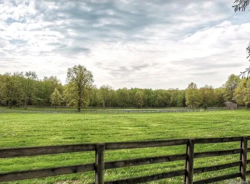 View of yard with a view of rural / pastoral area View of yard with a view of rural / pastoral area