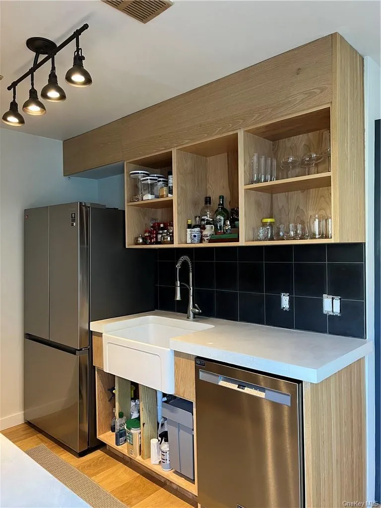 Large farmhouse sink with concrete countertop Large farmhouse sink with concrete countertop