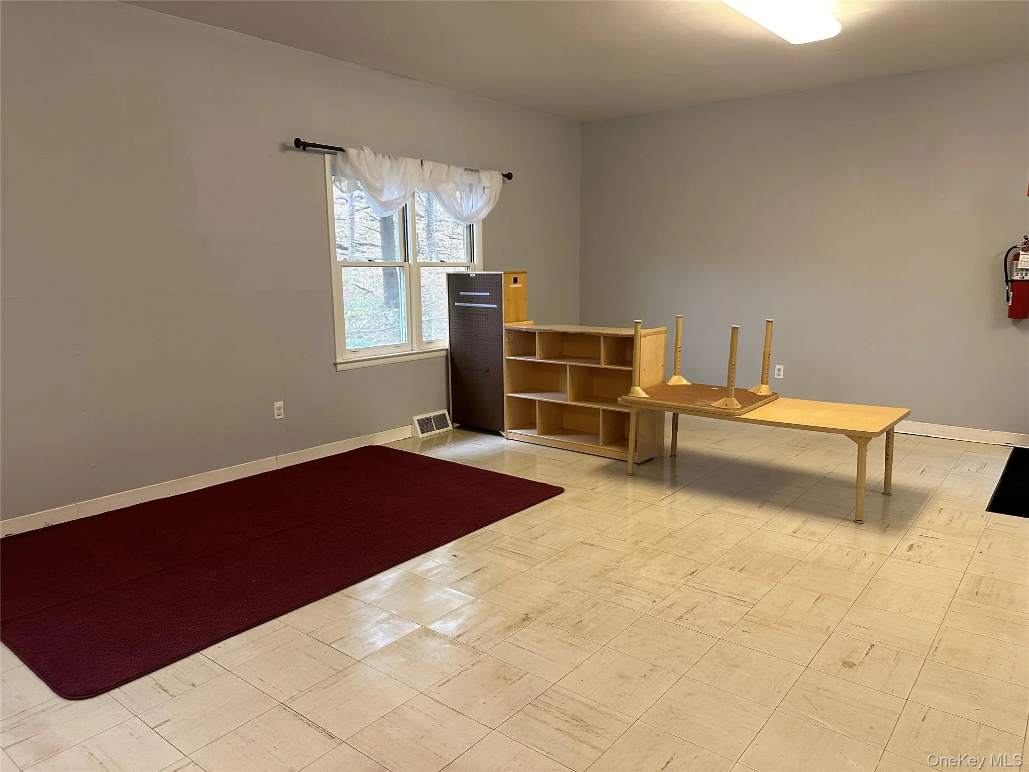 Miscellaneous room featuring baseboards Miscellaneous room featuring baseboards