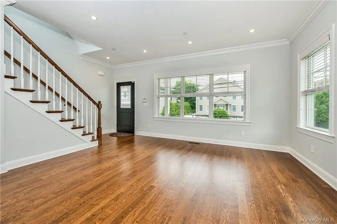 FORMAL LIVING ROOM FORMAL LIVING ROOM