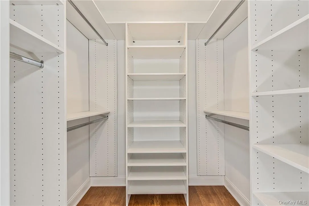 FITTED MASTER BEDROOM CLOSET FITTED MASTER BEDROOM CLOSET