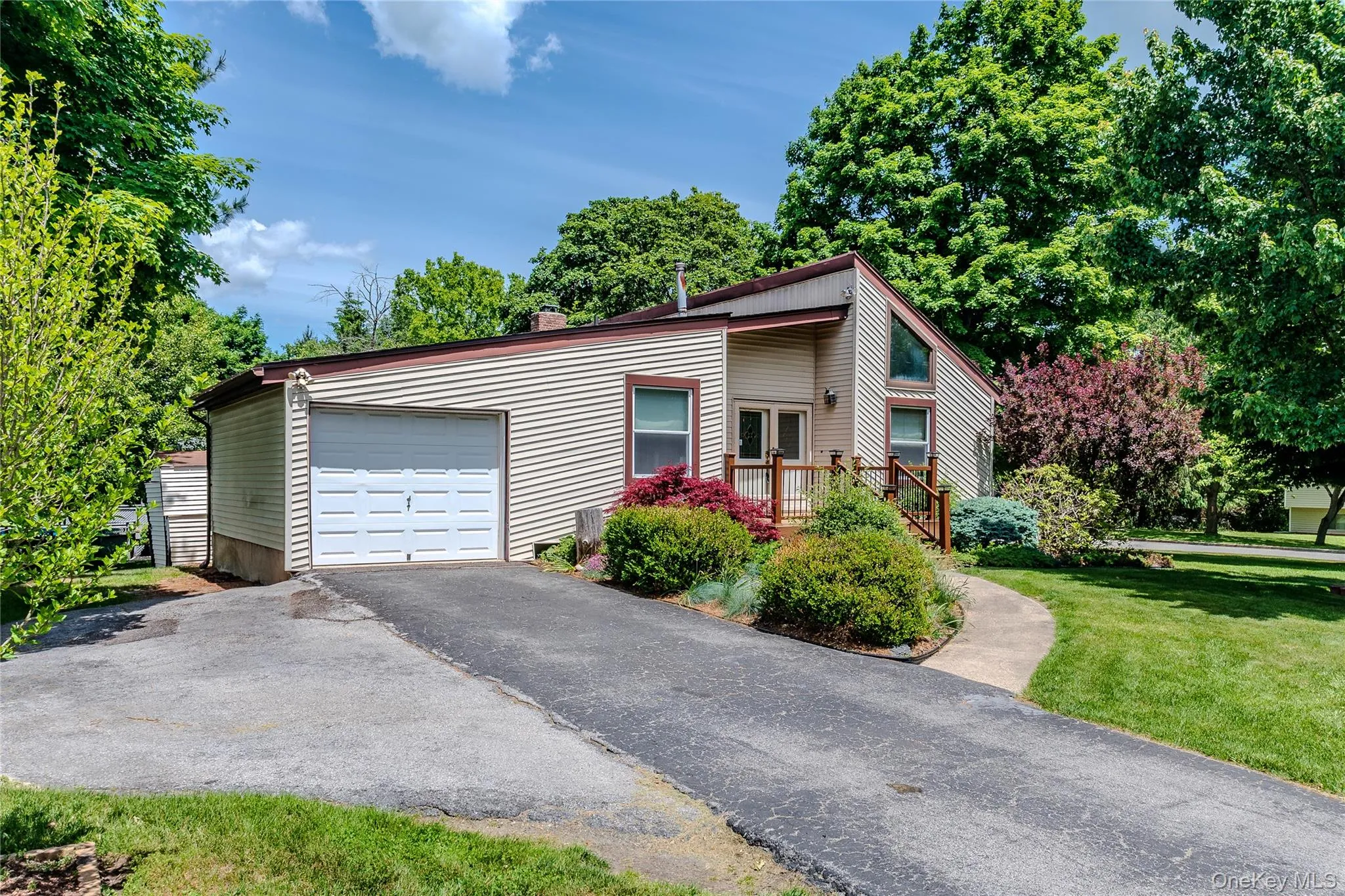 20 Cherrywood Drive, Goshen, NY, 3 Bedrooms Bedrooms, 8 Rooms Rooms,2 BathroomsBathrooms,Residential,For Rent,Cherrywood,0,934484 20 Cherrywood Drive, Goshen, NY, 3 Bedrooms Bedrooms, 8 Rooms Rooms,2 BathroomsBathrooms,Residential,For Rent,Cherrywood,0,934484