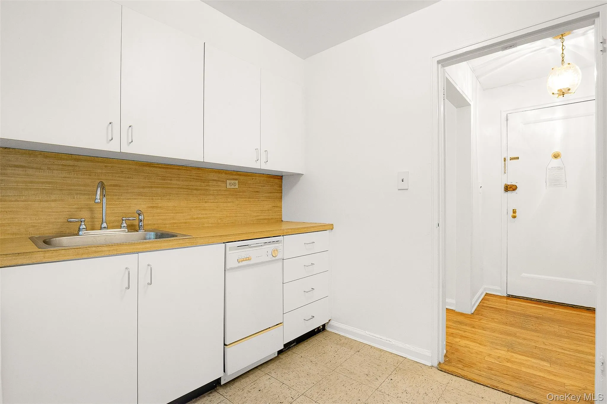 66-40 108th Street, New York, NY, 1 Bedroom Bedrooms, 4 Rooms Rooms,1 BathroomBathrooms,Residential Lease,Idx,108th,0,934537 66-40 108th Street, New York, NY, 1 Bedroom Bedrooms, 4 Rooms Rooms,1 BathroomBathrooms,Residential Lease,Idx,108th,0,934537