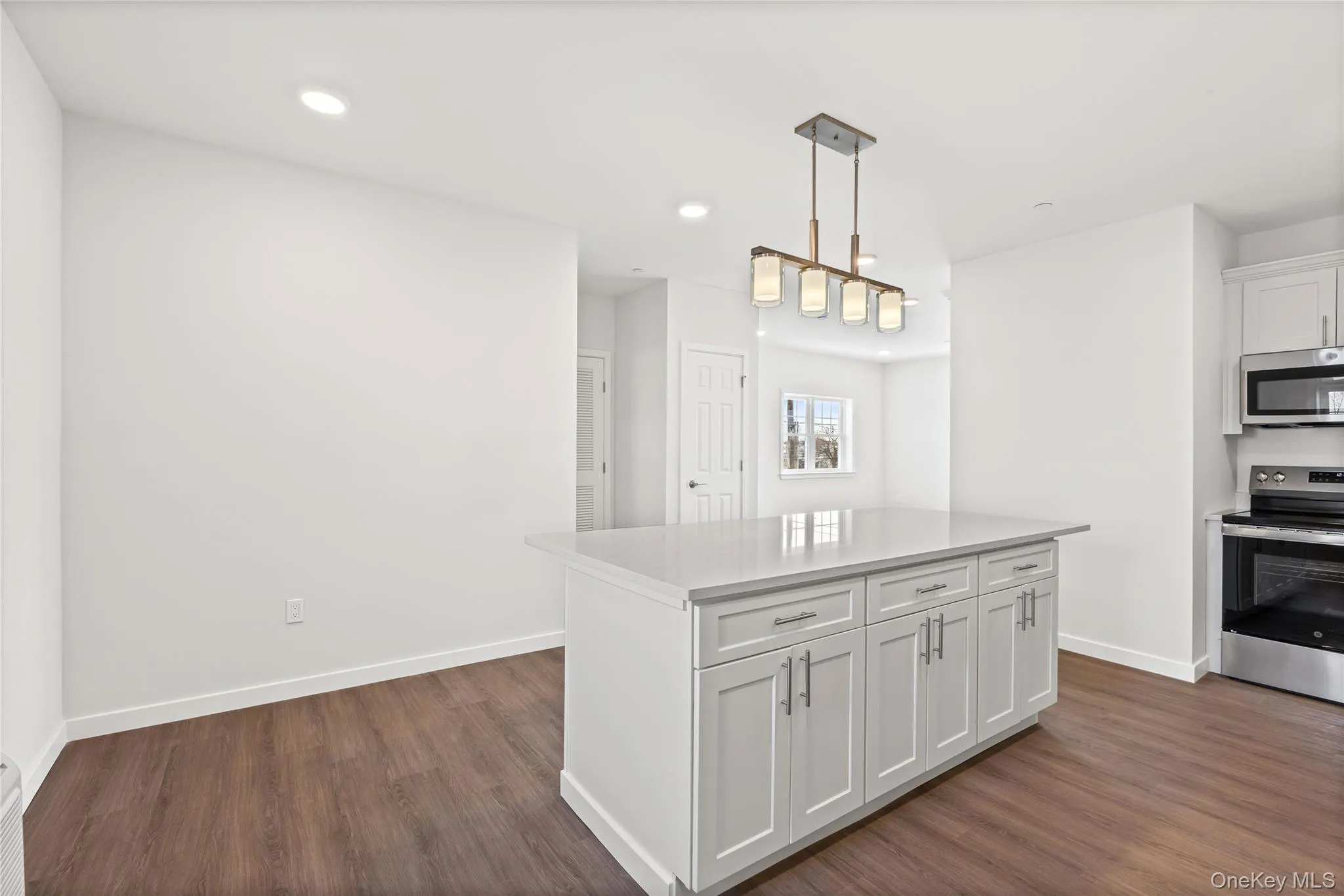 227 4th Avenue, Islip, NY, 1 Bedroom Bedrooms, 3 Rooms Rooms,1 BathroomBathrooms,Residential Lease,For Rent,4th,0,934583 227 4th Avenue, Islip, NY, 1 Bedroom Bedrooms, 3 Rooms Rooms,1 BathroomBathrooms,Residential Lease,For Rent,4th,0,934583