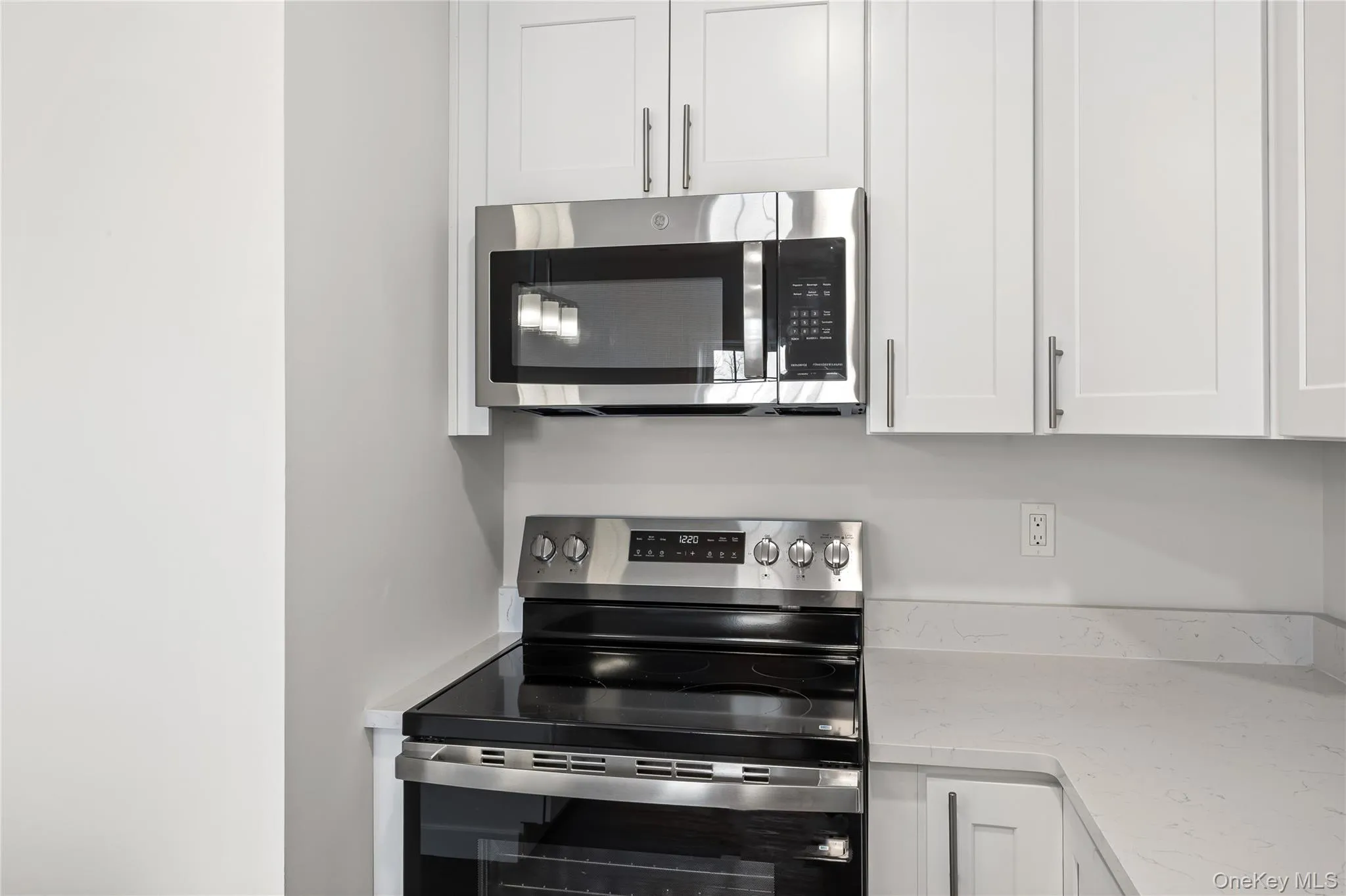 227 4th Avenue, Islip, NY, 1 Bedroom Bedrooms, 3 Rooms Rooms,1 BathroomBathrooms,Residential Lease,For Rent,4th,0,934583 227 4th Avenue, Islip, NY, 1 Bedroom Bedrooms, 3 Rooms Rooms,1 BathroomBathrooms,Residential Lease,For Rent,4th,0,934583