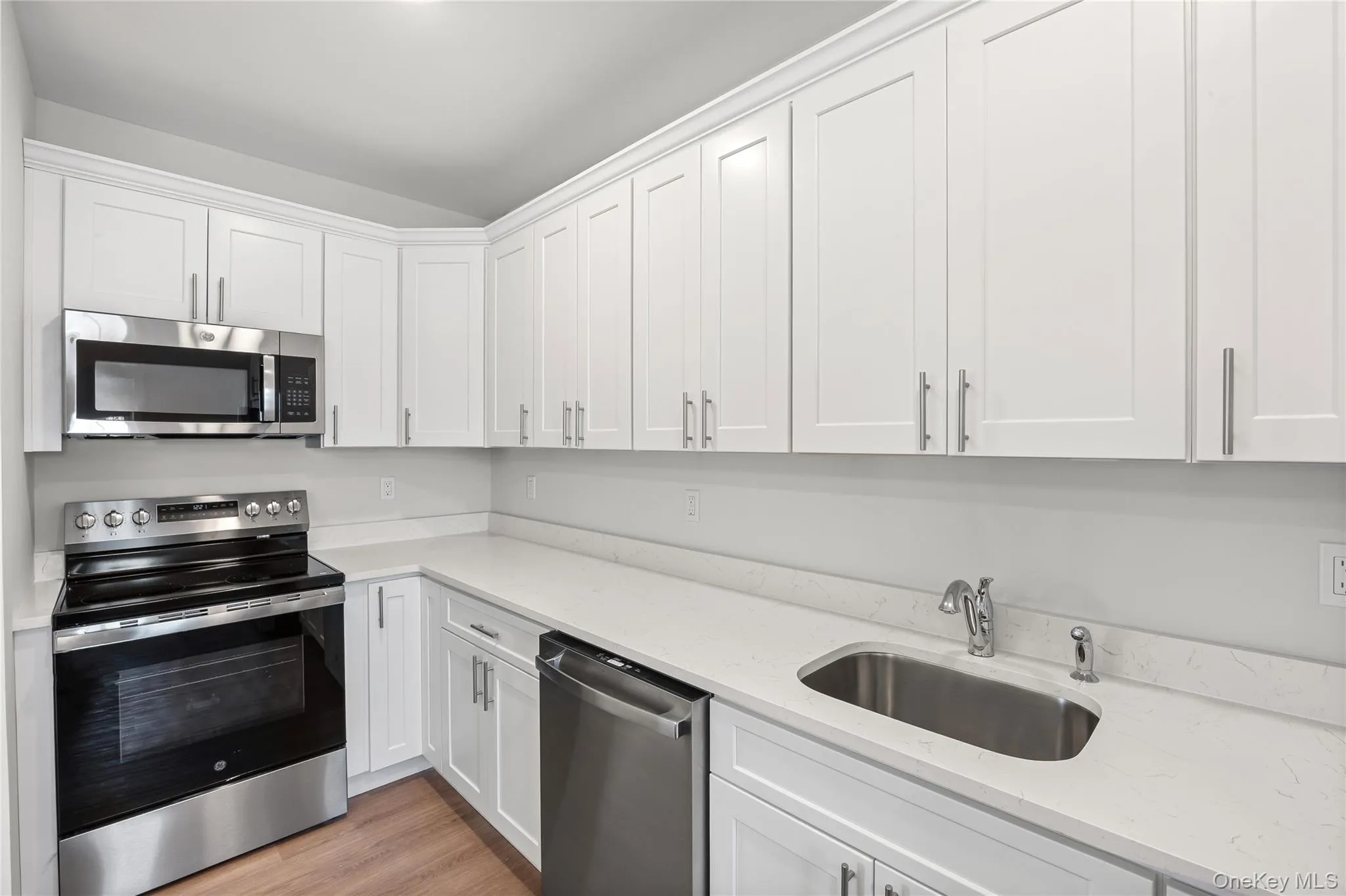 227 4th Avenue, Islip, NY, 1 Bedroom Bedrooms, 3 Rooms Rooms,1 BathroomBathrooms,Residential Lease,For Rent,4th,0,934583 227 4th Avenue, Islip, NY, 1 Bedroom Bedrooms, 3 Rooms Rooms,1 BathroomBathrooms,Residential Lease,For Rent,4th,0,934583