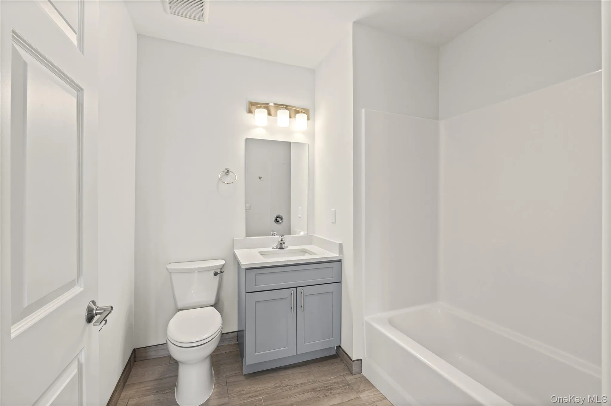 227 4th Avenue, Islip, NY, 1 Bedroom Bedrooms, 3 Rooms Rooms,1 BathroomBathrooms,Residential Lease,For Rent,4th,0,934598 227 4th Avenue, Islip, NY, 1 Bedroom Bedrooms, 3 Rooms Rooms,1 BathroomBathrooms,Residential Lease,For Rent,4th,0,934598
