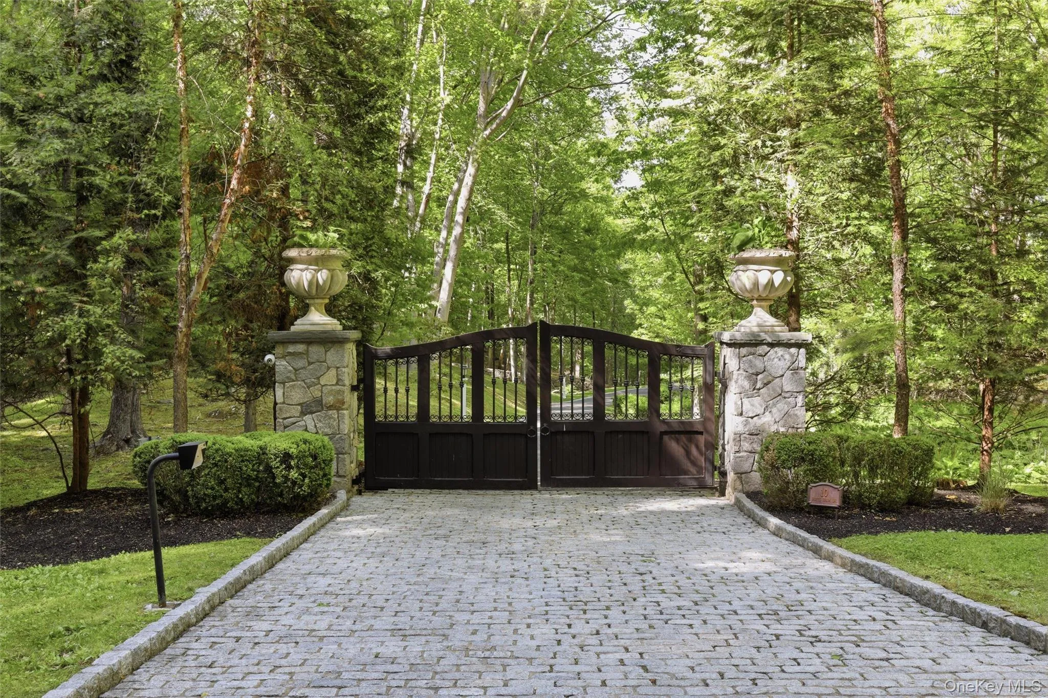 10 Hopes Farm Lane, North Castle, NY, 5 Bedrooms Bedrooms, 15 Rooms Rooms,5 BathroomsBathrooms,Residential,For Rent,Hopes Farm,0,934693 10 Hopes Farm Lane, North Castle, NY, 5 Bedrooms Bedrooms, 15 Rooms Rooms,5 BathroomsBathrooms,Residential,For Rent,Hopes Farm,0,934693