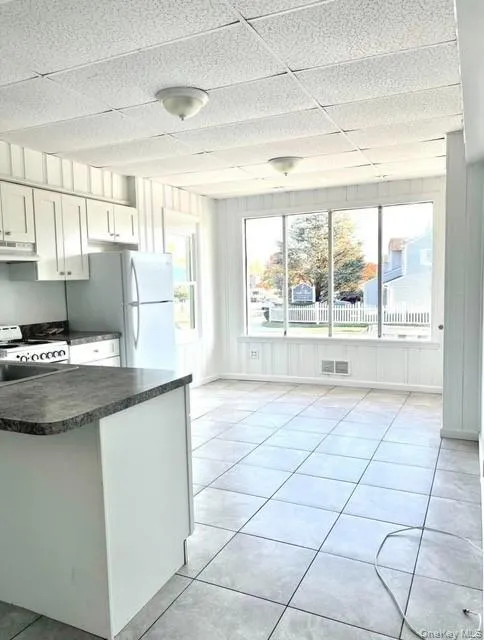 Kitchen / Living Room Combo Kitchen / Living Room Combo