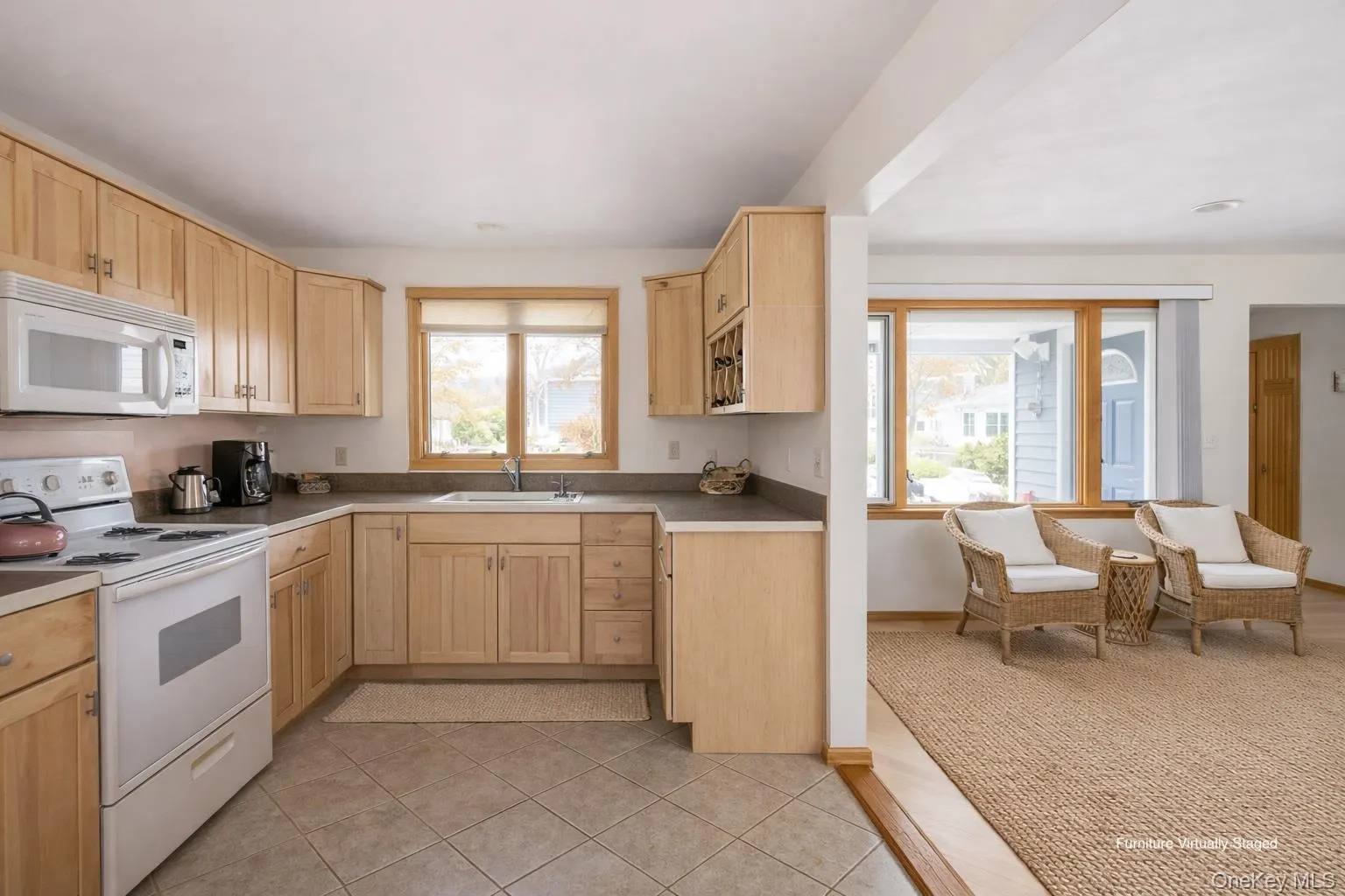 21 Woodridge Road, Southampton, New York 11946