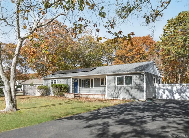 21 Woodridge Road, Southampton, New York 11946