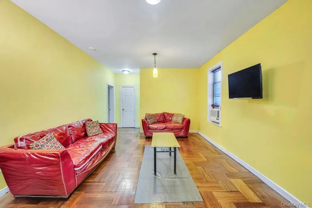 Parquet wood floors with high ceilings, and abundant natural light. Parquet wood floors with high ceilings, and abundant natural light.