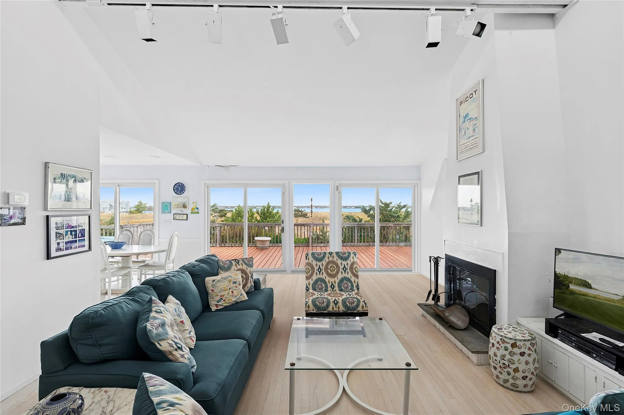 542 Dune Road, Southampton, NY, 4 Bedrooms Bedrooms, 8 Rooms Rooms,2 BathroomsBathrooms,Residential,For Rent,Dune,0,934877 542 Dune Road, Southampton, NY, 4 Bedrooms Bedrooms, 8 Rooms Rooms,2 BathroomsBathrooms,Residential,For Rent,Dune,0,934877