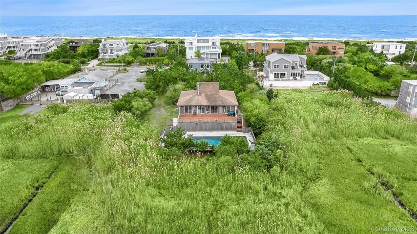 542 Dune Road, Southampton, New York 11977