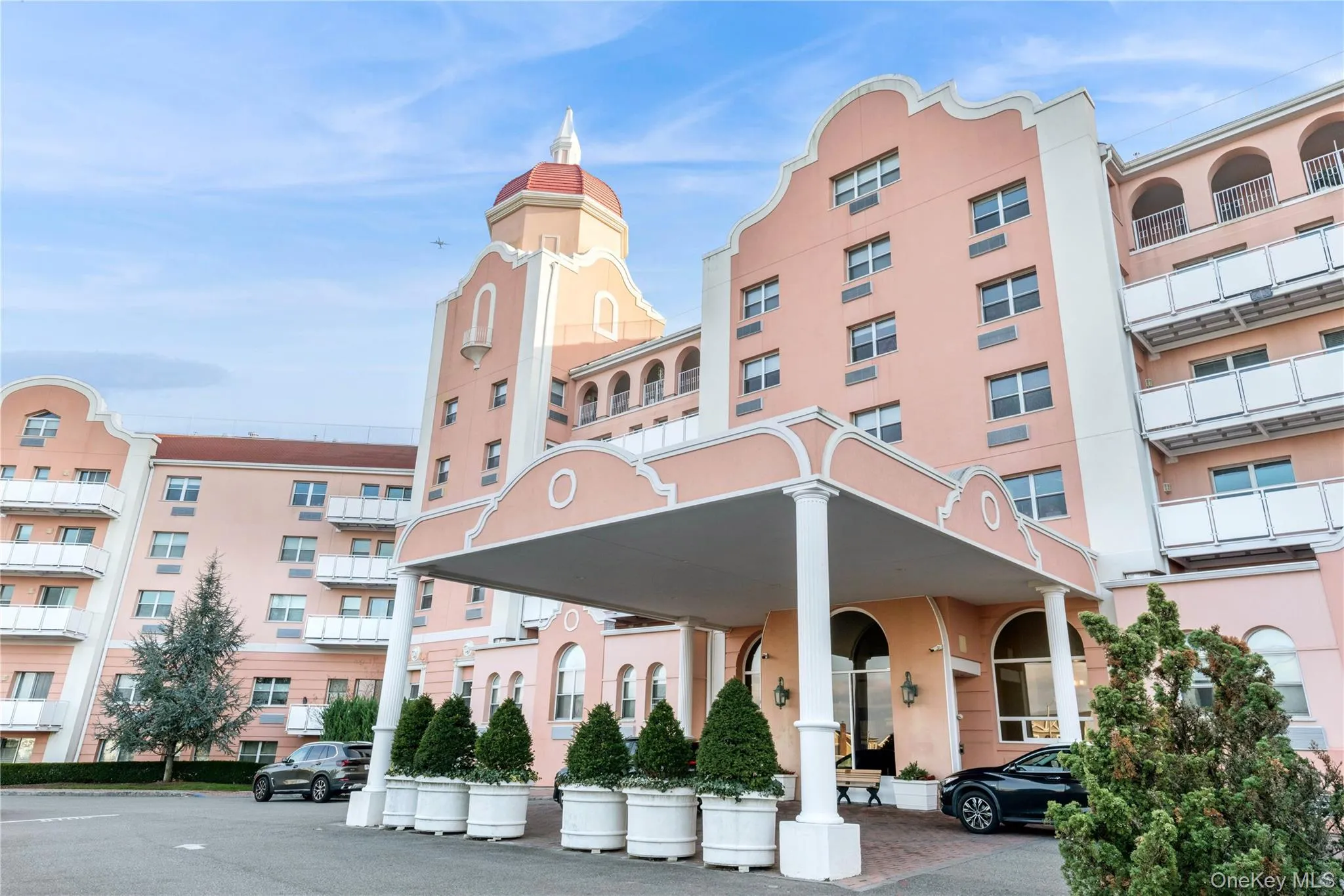 View of apartment building / complex View of apartment building / complex