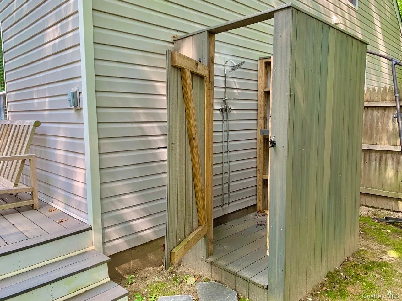 61 Kings Point Road, East Hampton, NY, 3 Bedrooms Bedrooms, 9 Rooms Rooms,2 BathroomsBathrooms,Residential Lease,Idx,Kings Point,0,934928 61 Kings Point Road, East Hampton, NY, 3 Bedrooms Bedrooms, 9 Rooms Rooms,2 BathroomsBathrooms,Residential Lease,Idx,Kings Point,0,934928