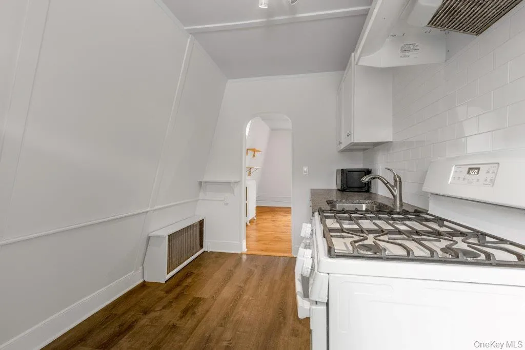 46 Voorhis Avenue, Clarkstown, NY, 1 Bedroom Bedrooms, 3 Rooms Rooms,1 BathroomBathrooms,Residential Lease,Idx,Voorhis,0,935038 46 Voorhis Avenue, Clarkstown, NY, 1 Bedroom Bedrooms, 3 Rooms Rooms,1 BathroomBathrooms,Residential Lease,Idx,Voorhis,0,935038