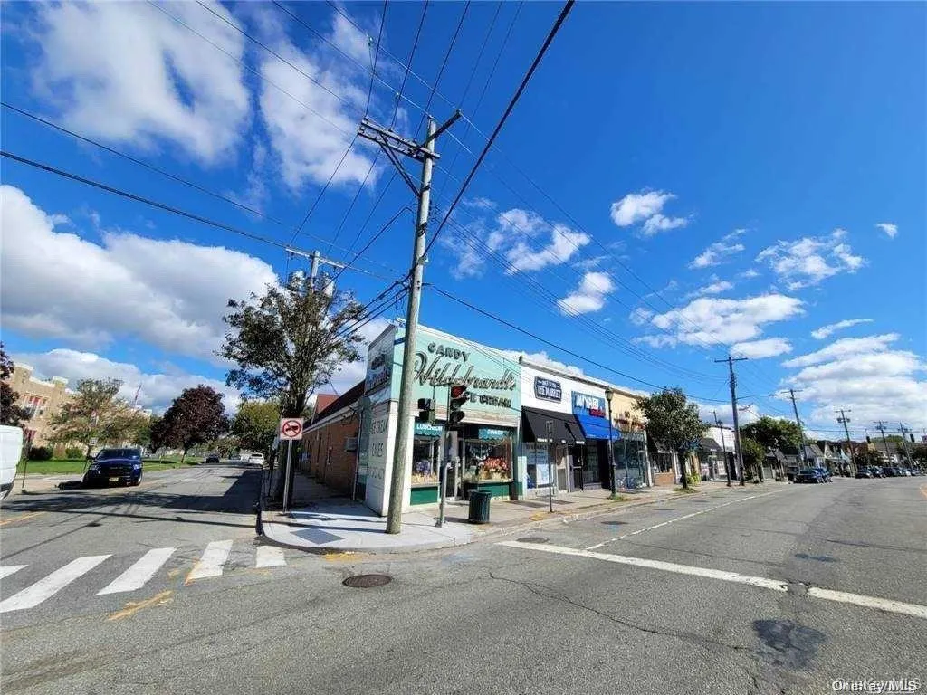 Corner Street View Corner Street View