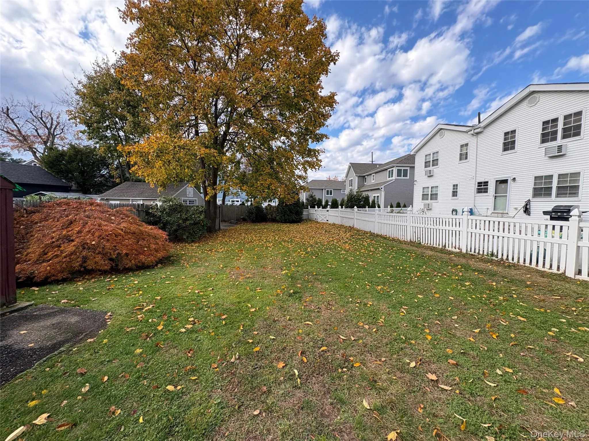 View of yard featuring a residential view View of yard featuring a residential view