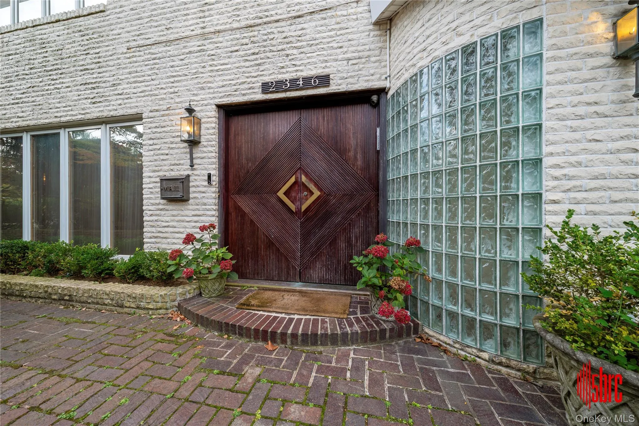 Doorway to property Doorway to property