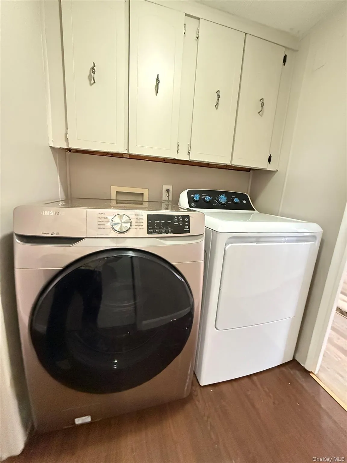New full size dryer and full size washing machine New full size dryer and full size washing machine