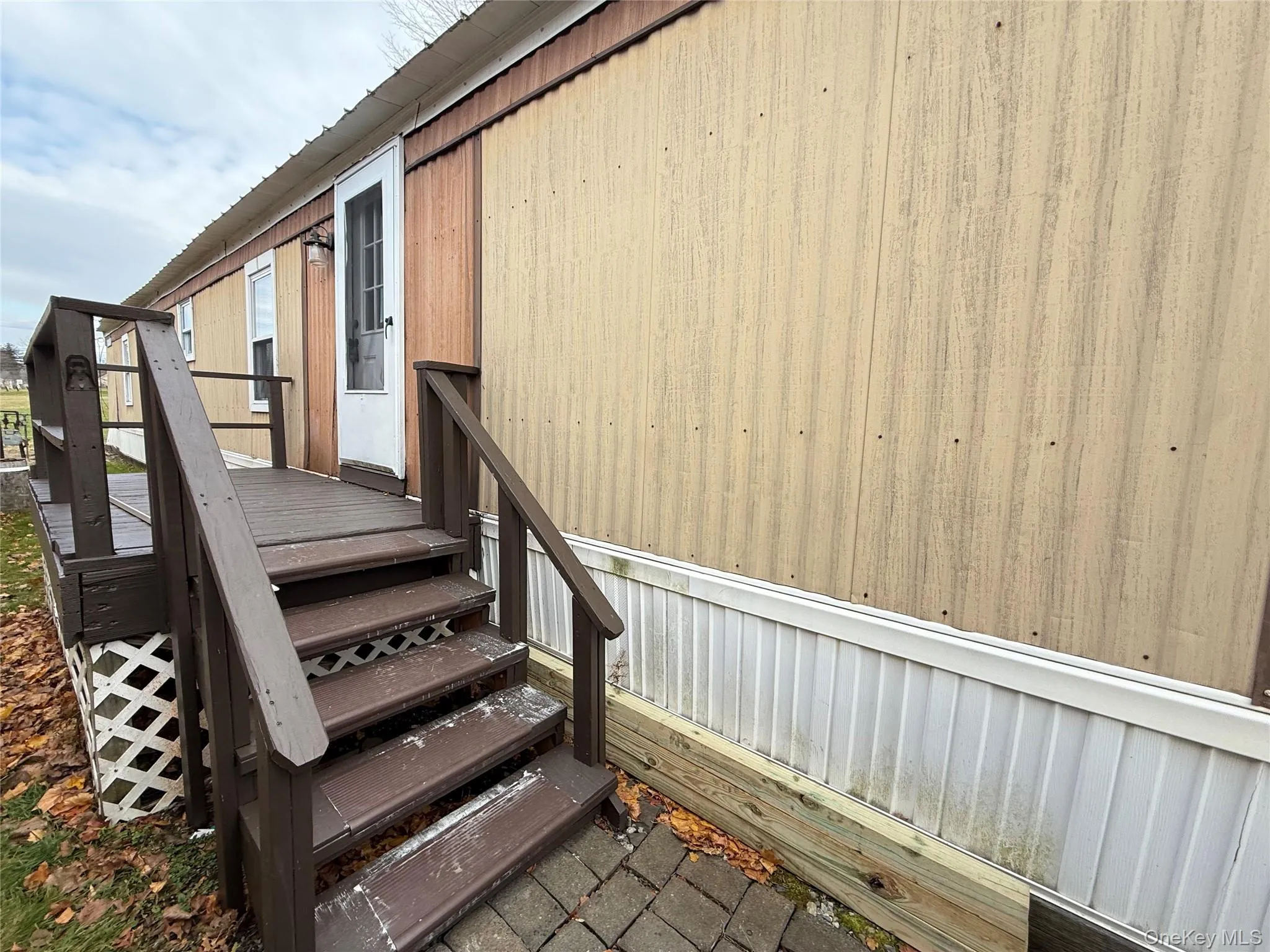 Front entrance/ stairs Front entrance/ stairs