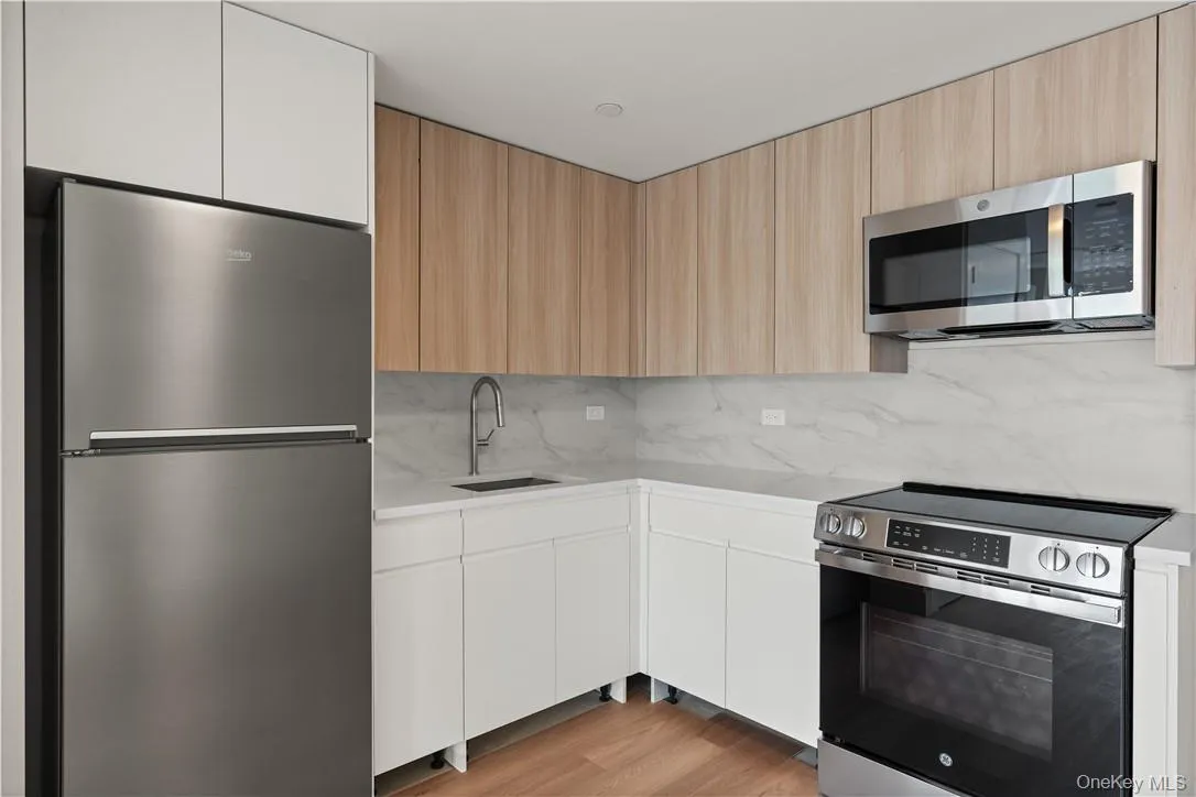 Ten Lyon Place, White Plains, NY, 2 Rooms Rooms,1 BathroomBathrooms,Residential Lease,Idx,Lyon,0,935495 Ten Lyon Place, White Plains, NY, 2 Rooms Rooms,1 BathroomBathrooms,Residential Lease,Idx,Lyon,0,935495