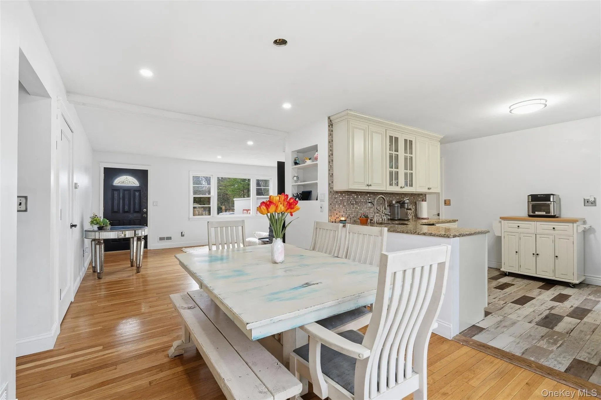 22 Hovenkamp Avenue, Clarkstown, NY, 3 Bedrooms Bedrooms, 8 Rooms Rooms,1 BathroomBathrooms,Residential,For Rent,Hovenkamp,0,935624 22 Hovenkamp Avenue, Clarkstown, NY, 3 Bedrooms Bedrooms, 8 Rooms Rooms,1 BathroomBathrooms,Residential,For Rent,Hovenkamp,0,935624