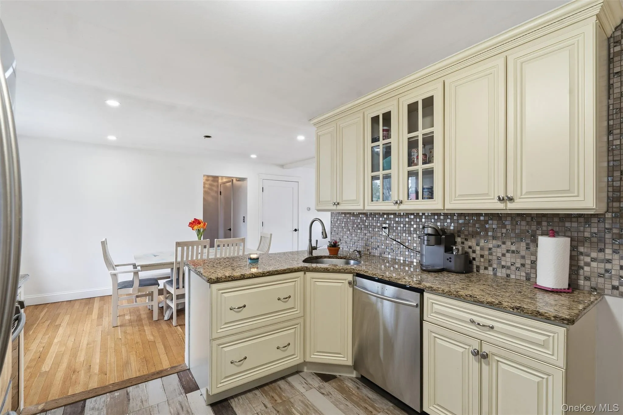 22 Hovenkamp Avenue, Clarkstown, NY, 3 Bedrooms Bedrooms, 8 Rooms Rooms,1 BathroomBathrooms,Residential,For Rent,Hovenkamp,0,935624 22 Hovenkamp Avenue, Clarkstown, NY, 3 Bedrooms Bedrooms, 8 Rooms Rooms,1 BathroomBathrooms,Residential,For Rent,Hovenkamp,0,935624