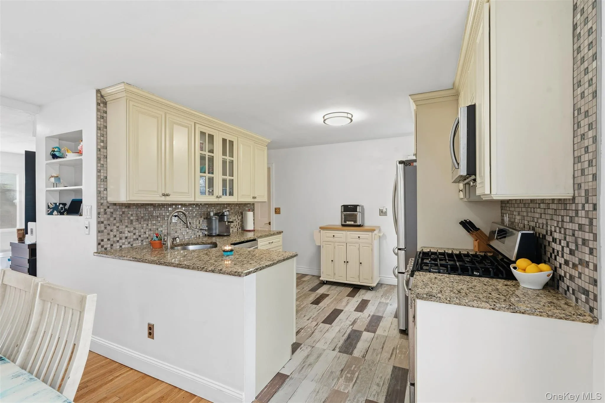 22 Hovenkamp Avenue, Clarkstown, NY, 3 Bedrooms Bedrooms, 8 Rooms Rooms,1 BathroomBathrooms,Residential,For Rent,Hovenkamp,0,935624 22 Hovenkamp Avenue, Clarkstown, NY, 3 Bedrooms Bedrooms, 8 Rooms Rooms,1 BathroomBathrooms,Residential,For Rent,Hovenkamp,0,935624