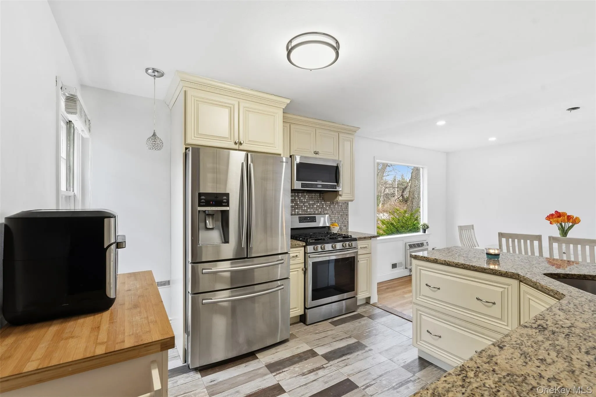 22 Hovenkamp Avenue, Clarkstown, NY, 3 Bedrooms Bedrooms, 8 Rooms Rooms,1 BathroomBathrooms,Residential,For Rent,Hovenkamp,0,935624 22 Hovenkamp Avenue, Clarkstown, NY, 3 Bedrooms Bedrooms, 8 Rooms Rooms,1 BathroomBathrooms,Residential,For Rent,Hovenkamp,0,935624